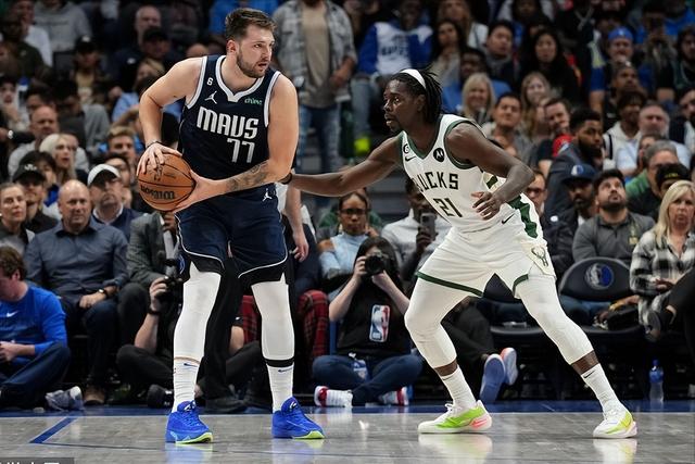 周琦31分曾凡博28+10首钢大胜福建 广东胜广州